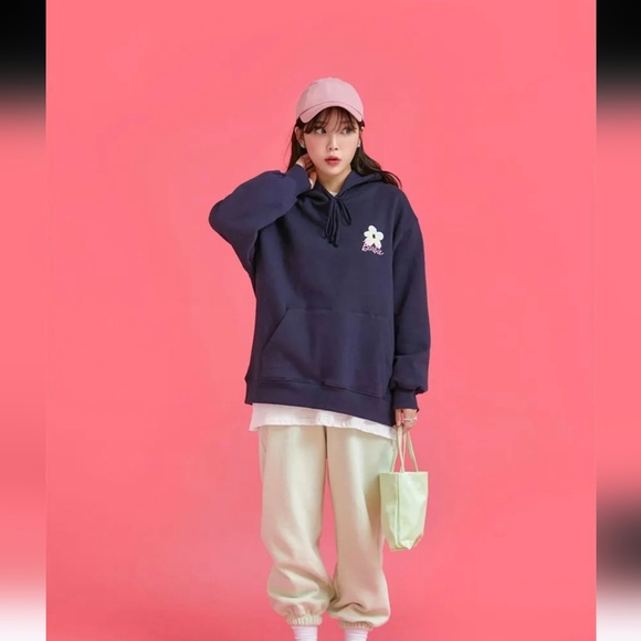 NWOT chuu - [Barbie Flower] Kangaroo Zip Hoodie RARE limited edition korea - Picture 8 of 10